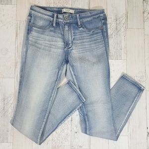 A&F skinny jeggings.